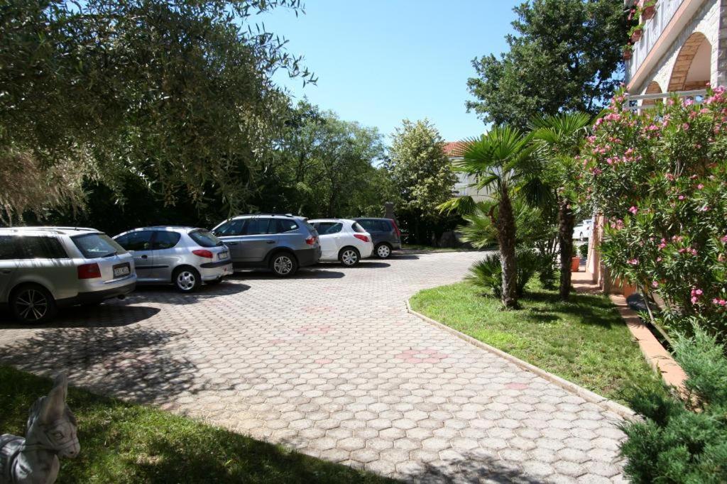 Apartments And Rooms נייביצה מראה חיצוני תמונה