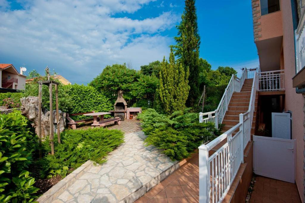 Apartments And Rooms נייביצה מראה חיצוני תמונה